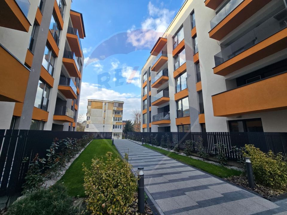 Apartament 3 camere, zona Între Lacuri