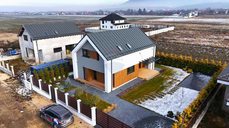 Eficiență Energetică A+ | Cristian | Finisaje Premium | Curte Modernă