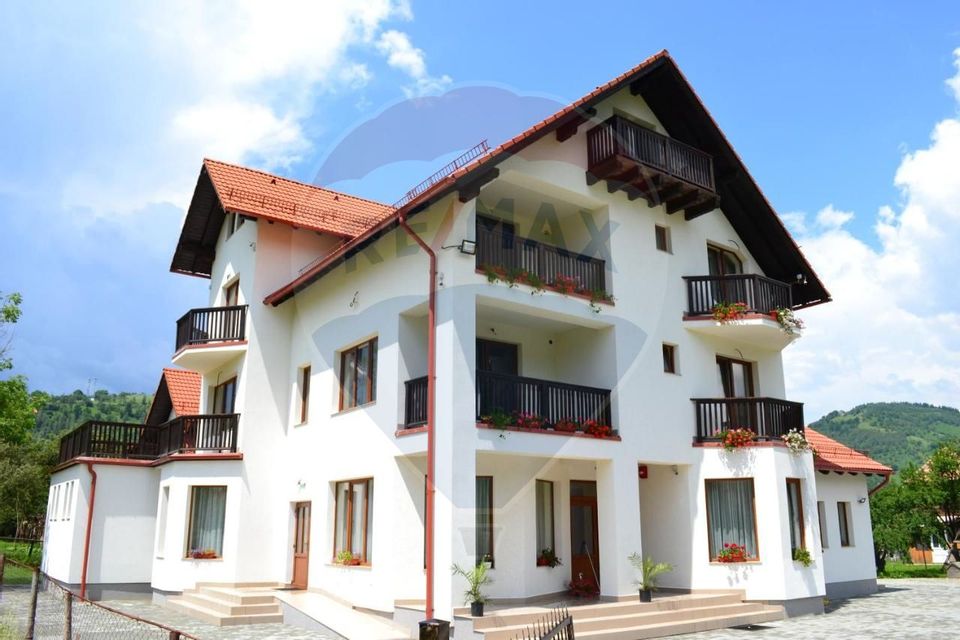 15 room Hotel / Pension for sale
