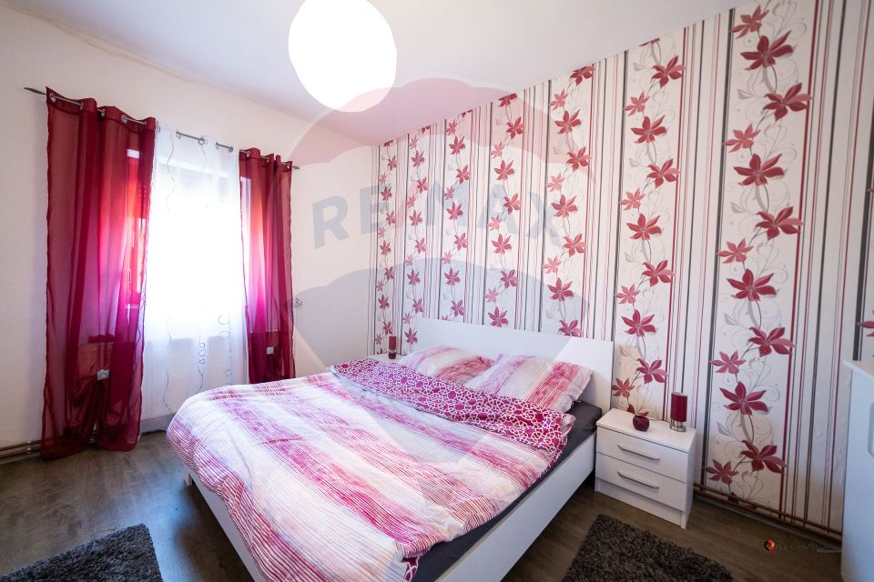 Casă cu 3 apartamente, piscină și 1000 mp teren, vânzare/schimb Turnu