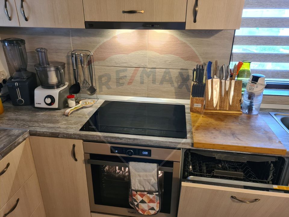 Vanzare casa  4 camere-microferma, cu panouri fotovoltaice