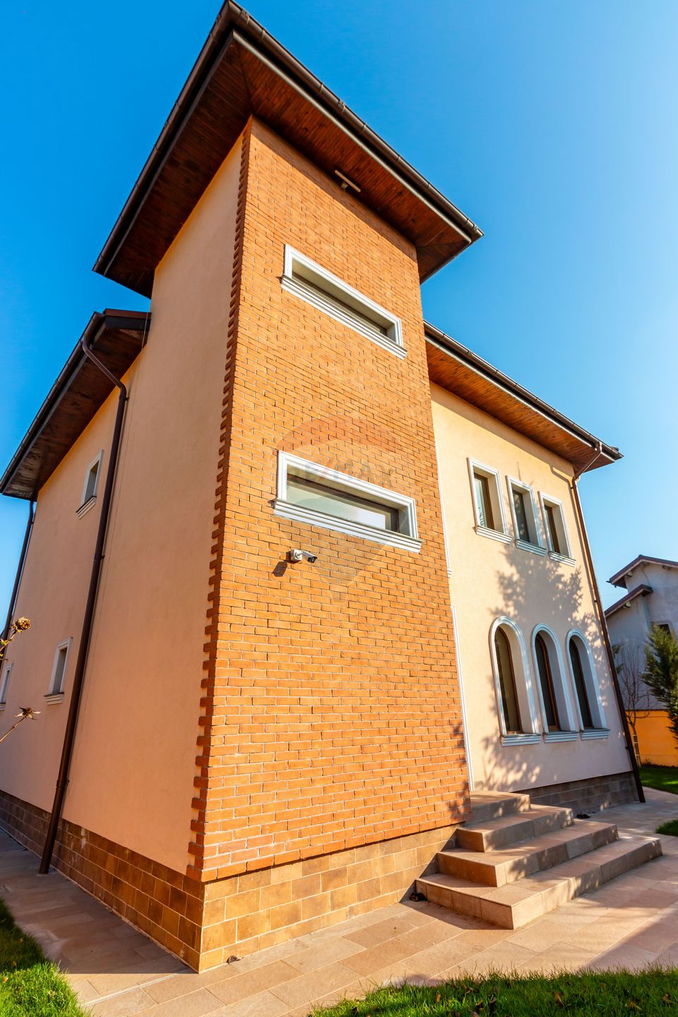 Vilă P+E+M cu 4 camere, 294 mp, Berceni/Ilfov