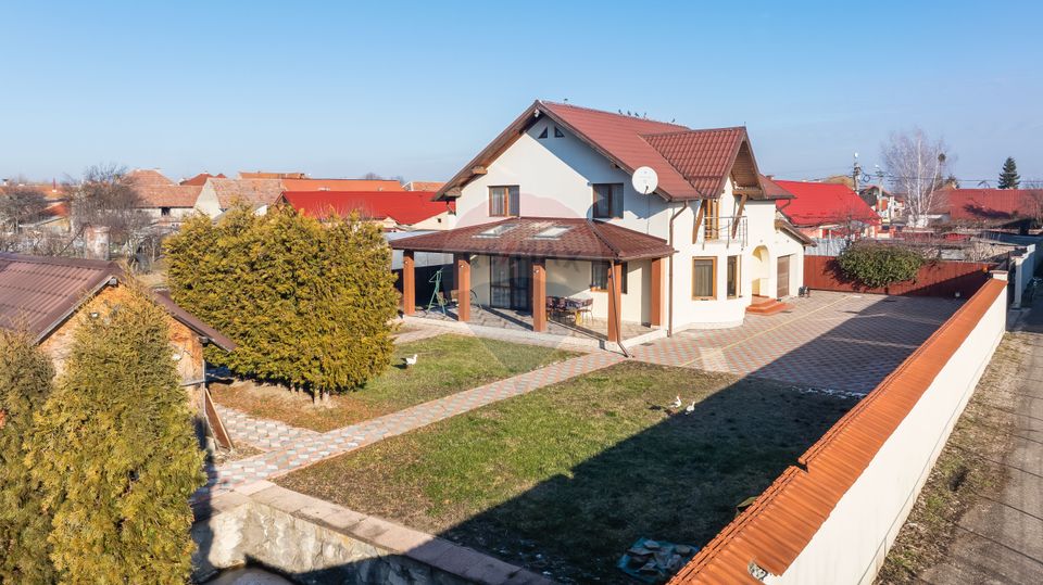 4 room House / Villa for sale