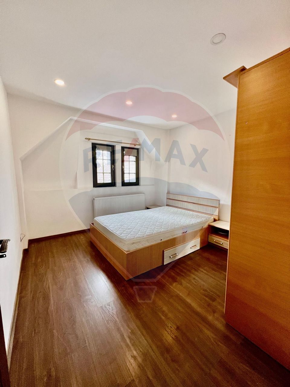 Apartament cu 2 camere de vânzare în zona Central