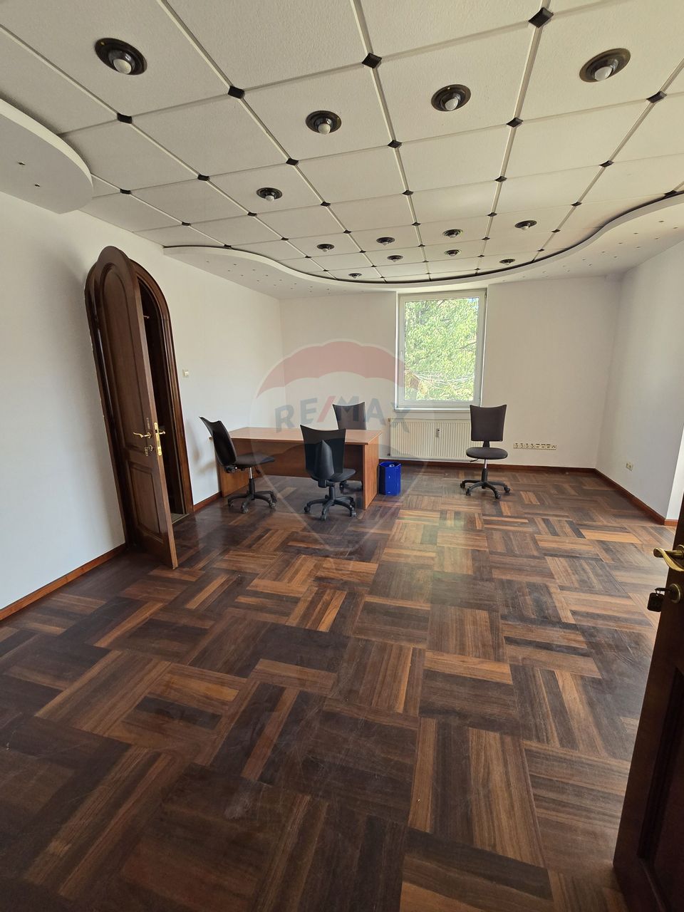 360sq.m Office Space for rent, Terezian area