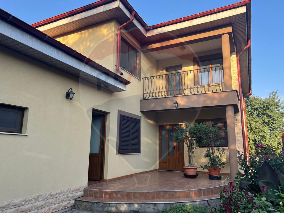 5 room House / Villa for sale