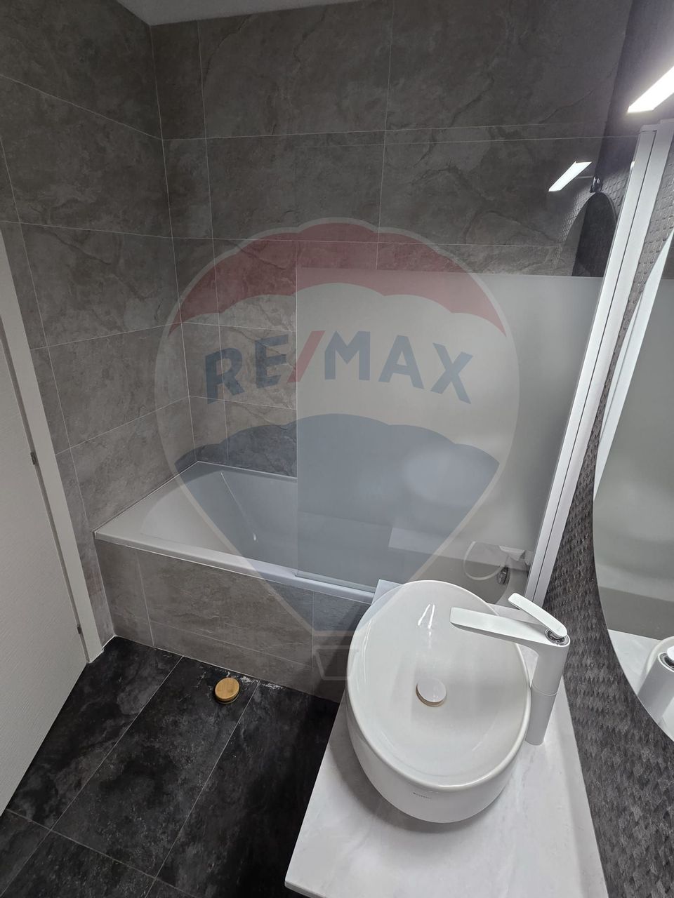 2 room Apartment for rent, Herastrau area