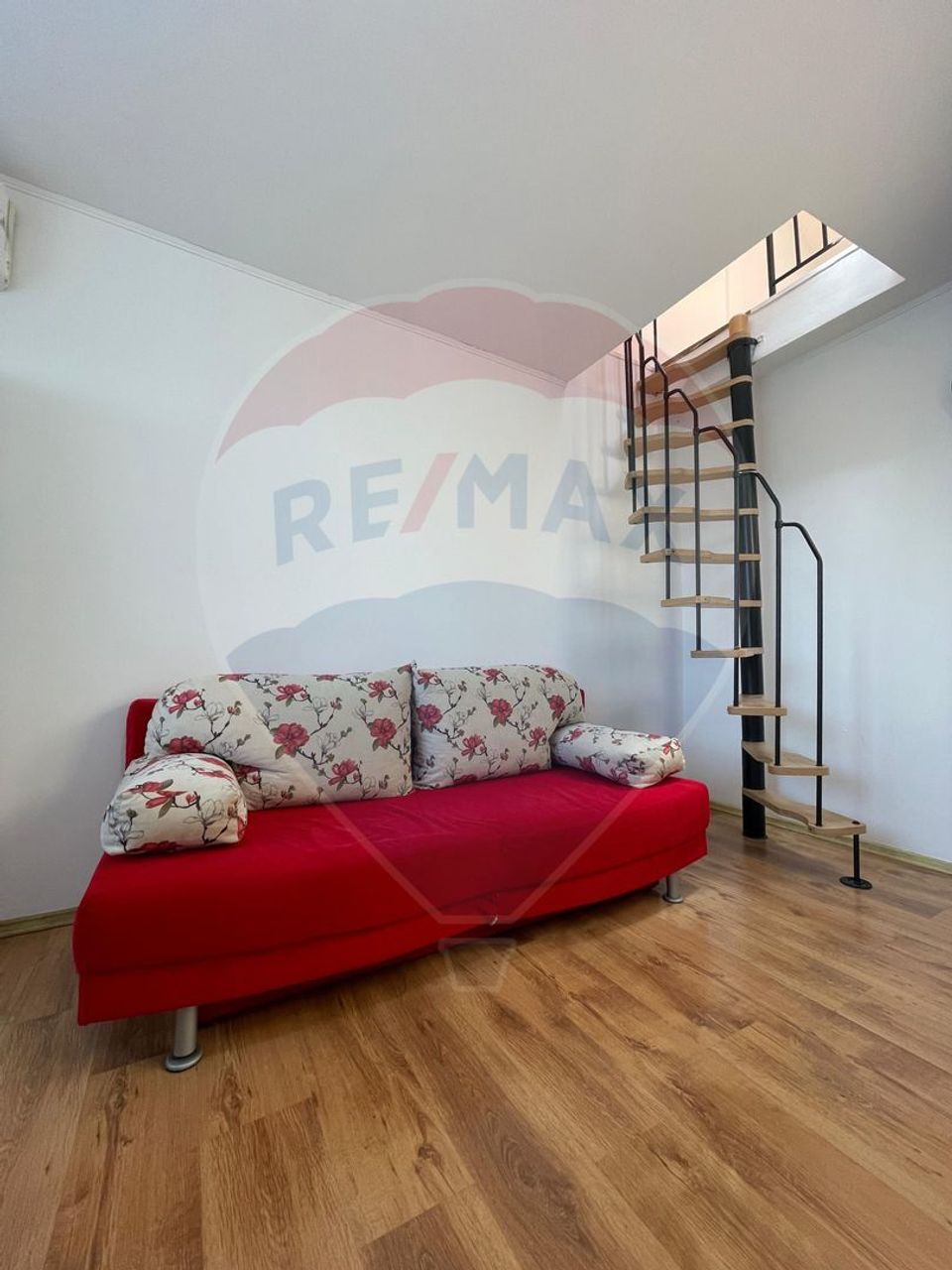 Apartament cu 2 camere de vânzare în zona Lipovei