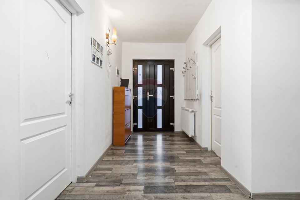 Casă P+M cu teren generos, zonă liniștită – Holboca. Comision 0%