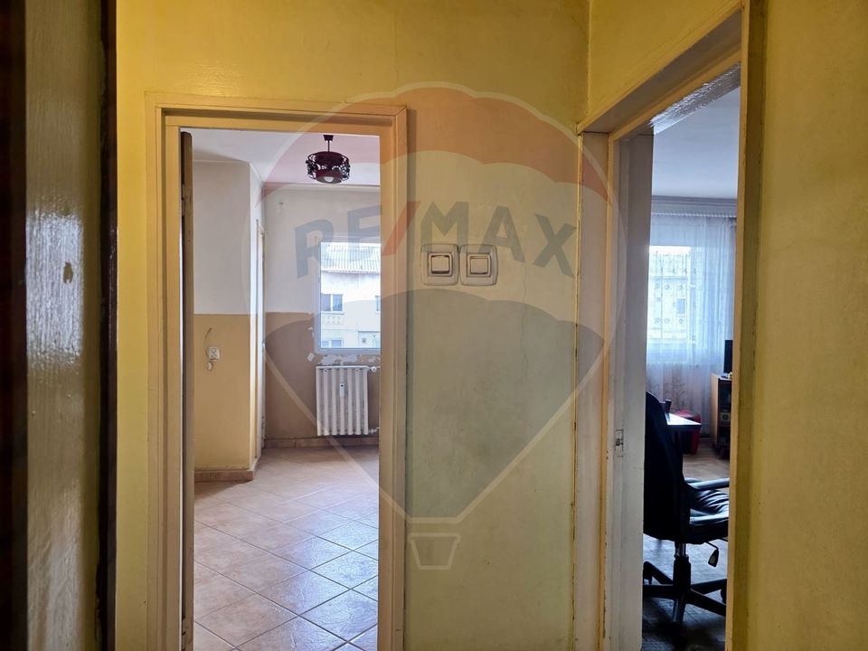Apartament cu 3 camere decomandat de vânzare, zona Orizont