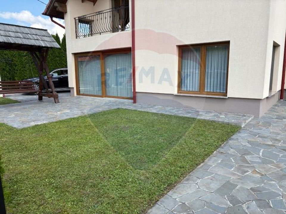 5 room House / Villa for sale