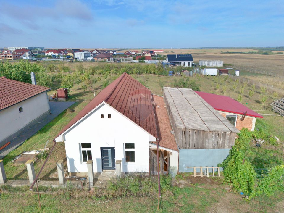 Casă cu 2 camere de vânzare loc. Frumușeni, jud. Arad