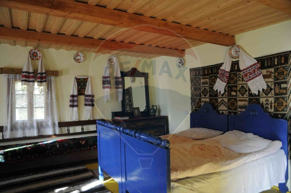 9 room Hotel / Pension for sale