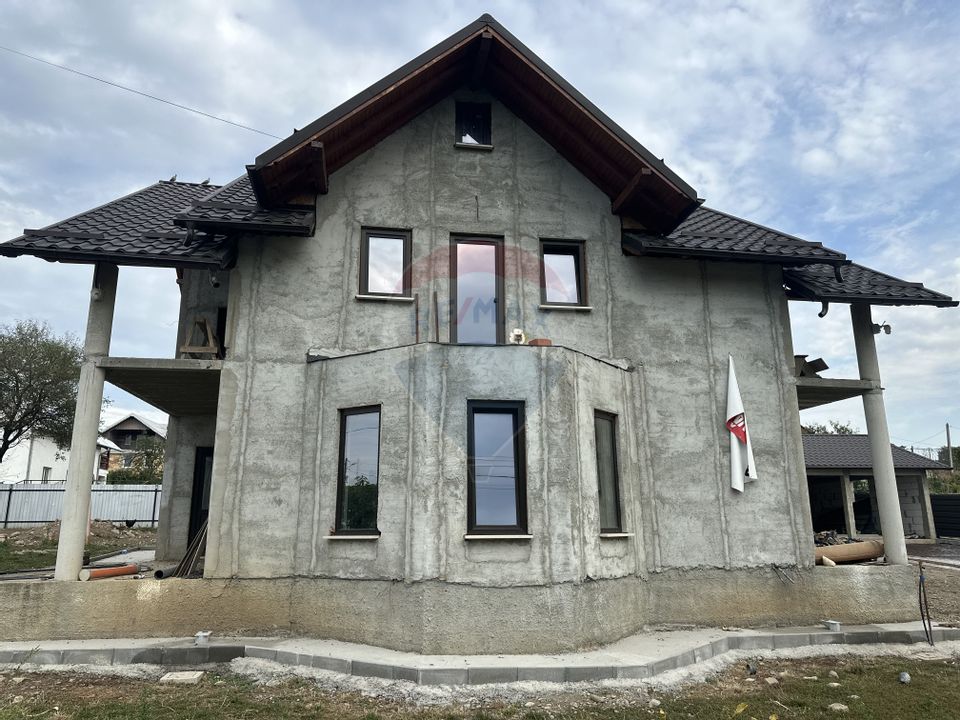 5 room House / Villa for sale