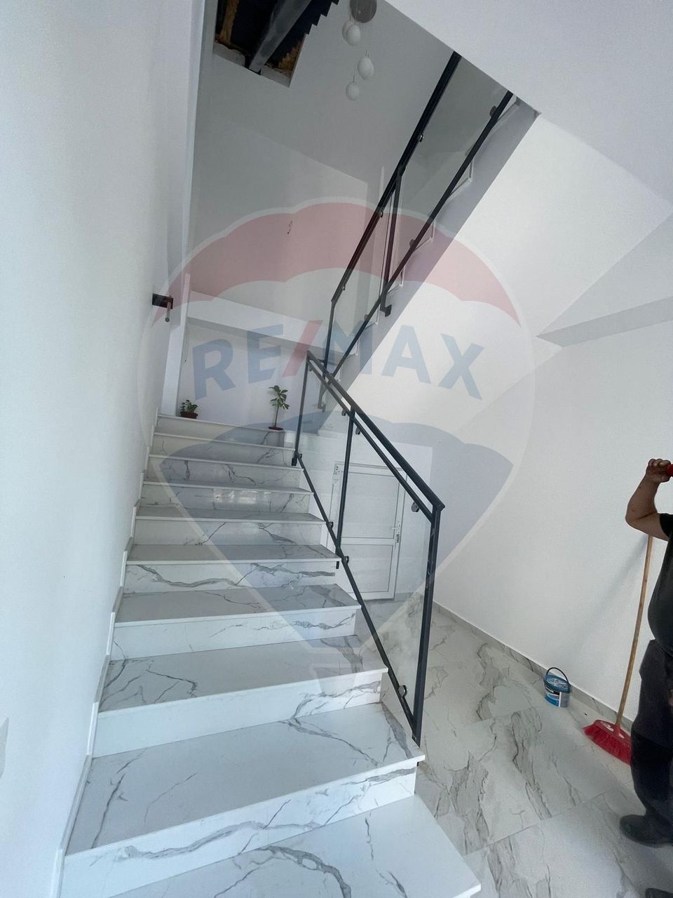 437sq.m Commercial Space for rent