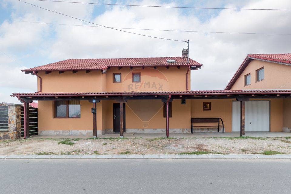 House for Sale At 6.5 Km From Oradea, 10 Avram Iancu Street, Nojorid.