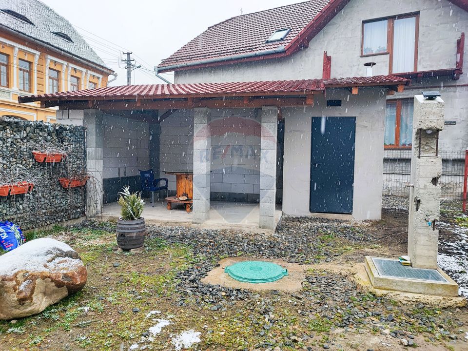 Casă / Vilă cu 3 camere de vânzare în zona Sud