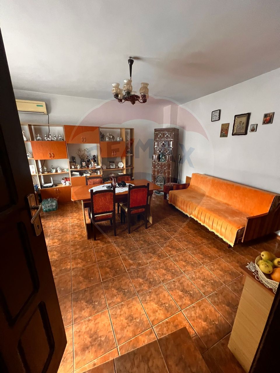 Casă / Vilă cu 11 camere de vânzare