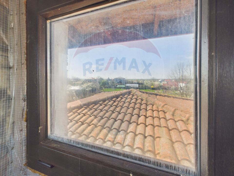 Vila Impunatoare multi-generationala cu Turnulet si Arhitectura Unica