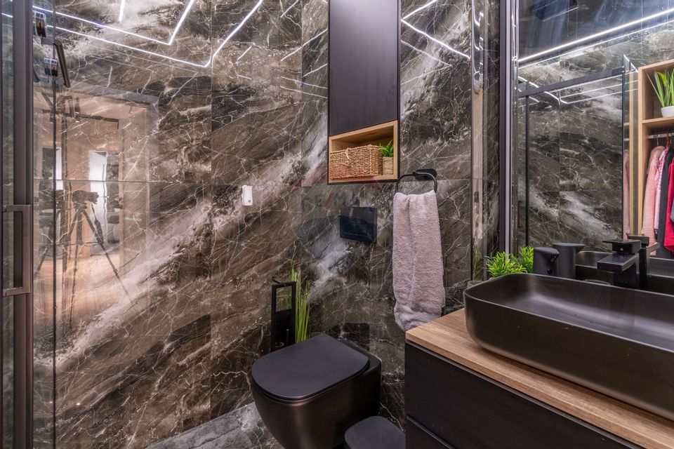 Apartament de vanzare, 2 camere, balcon inchis, zona BMW