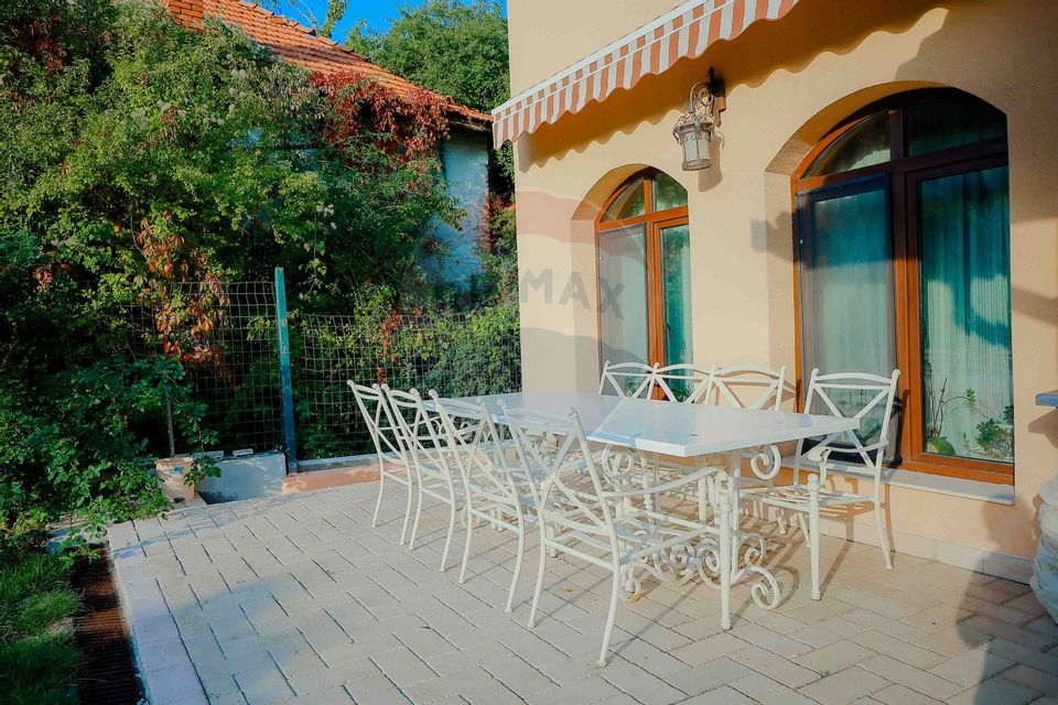 Casă / Vilă cu 5 camere de vânzare în zona Dealuri Oradea