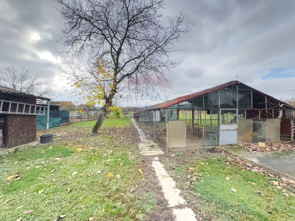 Teren generos cu o casă locuibilă în Timișoara, cartier Freidorf