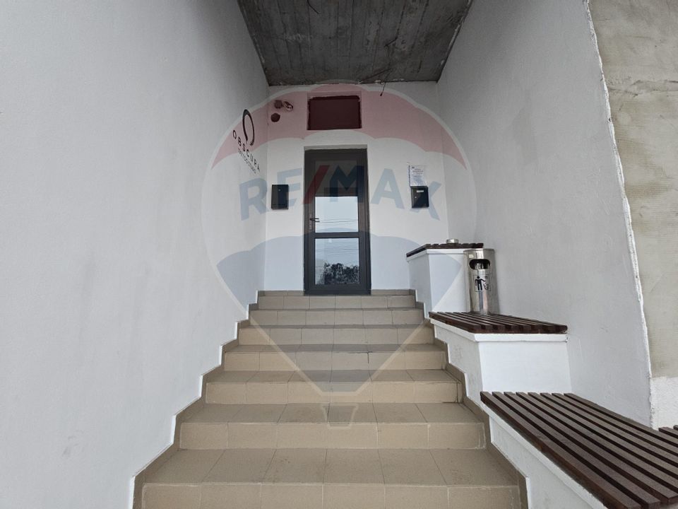 50sq.m Commercial Space for rent, Nicolina area