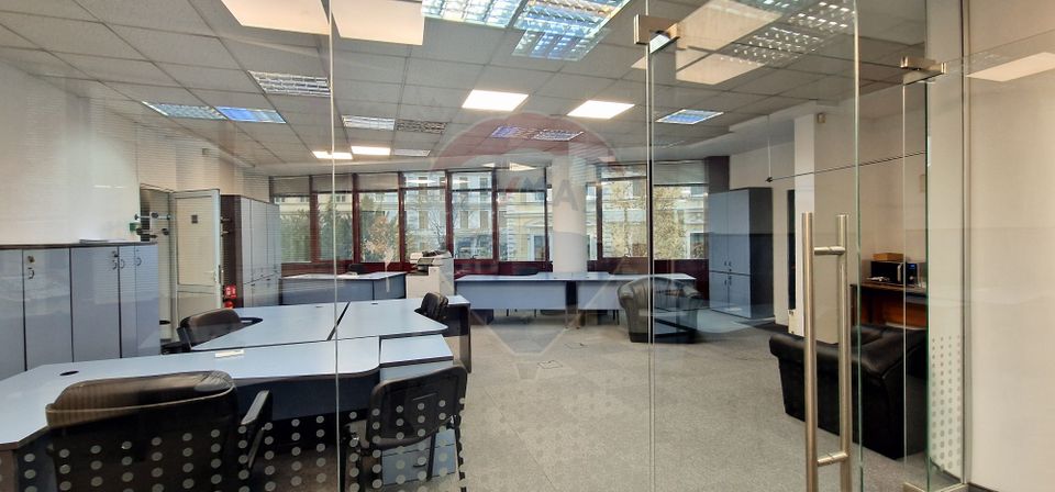 93sq.m Office Space for rent, Ultracentral area