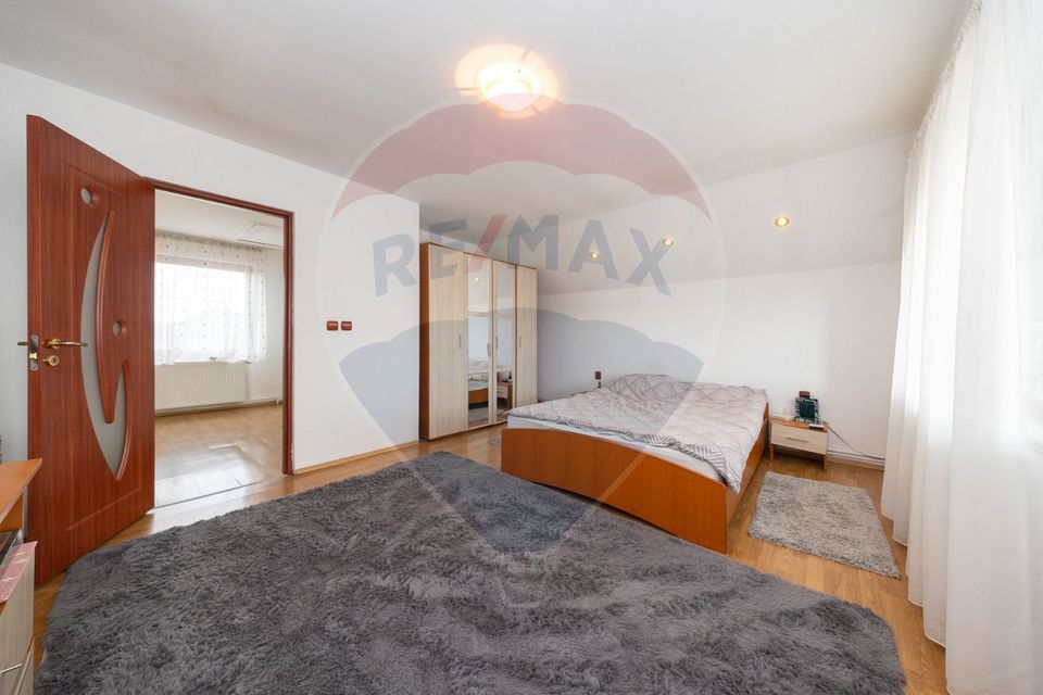 Casă individuală cu garaj și curte, 148 mp utili, zonă de case