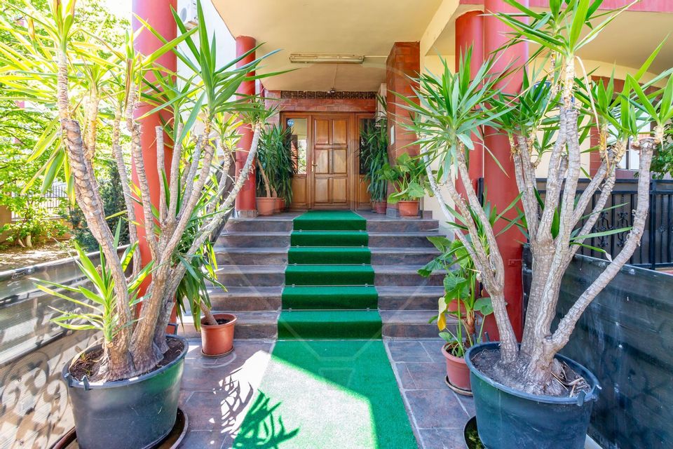 Villa for sale 14 rooms/SWIMMING POOL/ GENEROUS LAND/ BRAGADIRU-ILFOV