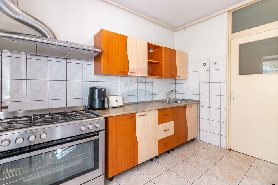 Apartament cu 3 camere de vânzare în zona Nerva Traian / Vlad Dracul