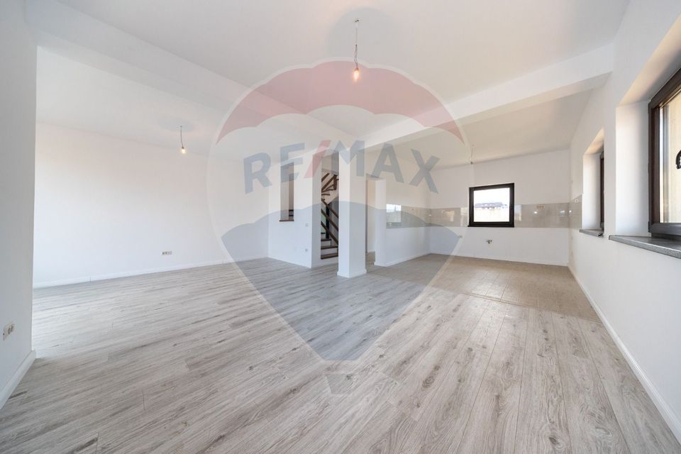 4 room House / Villa for sale