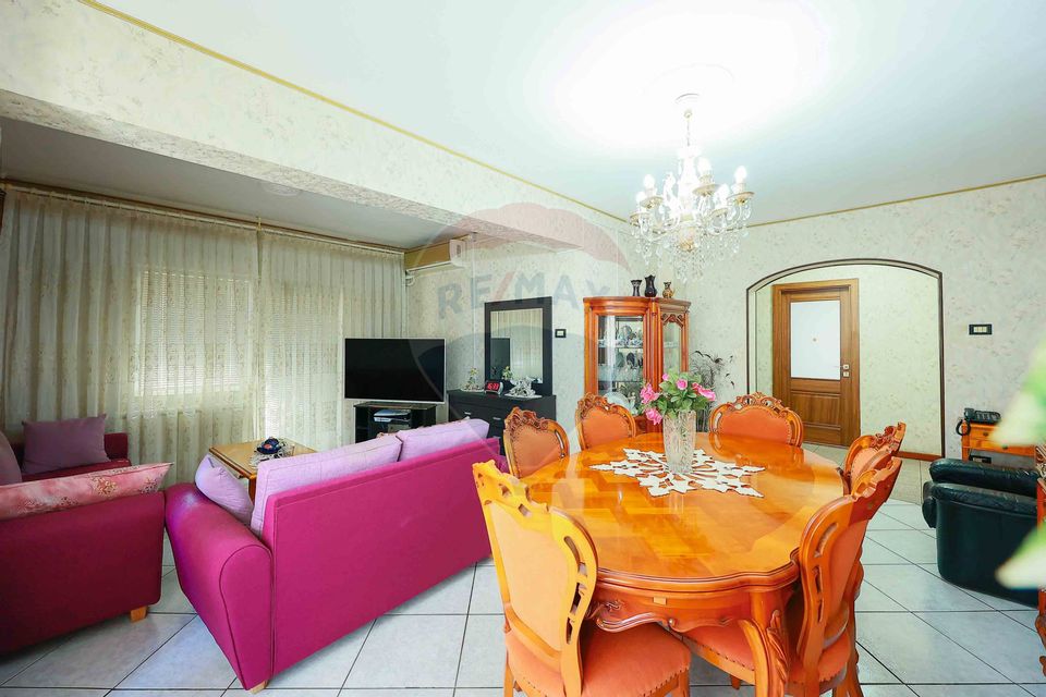 Apartament 4 camere de vânzare în zona Ștefan cel Mare-Transilvaniei