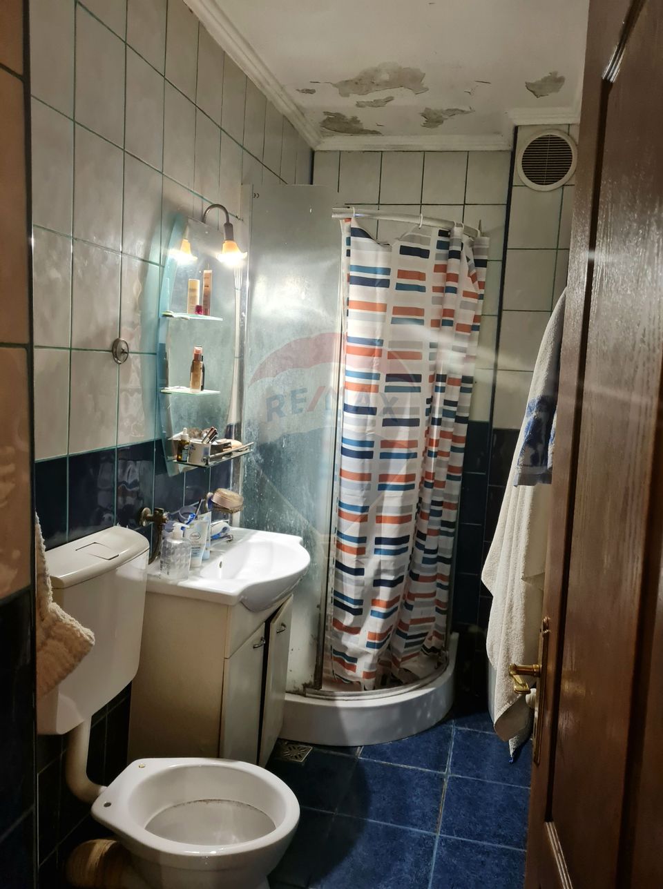 Apartament cu 4 camere  în zona Ultracentrala( Primaria Focsani)