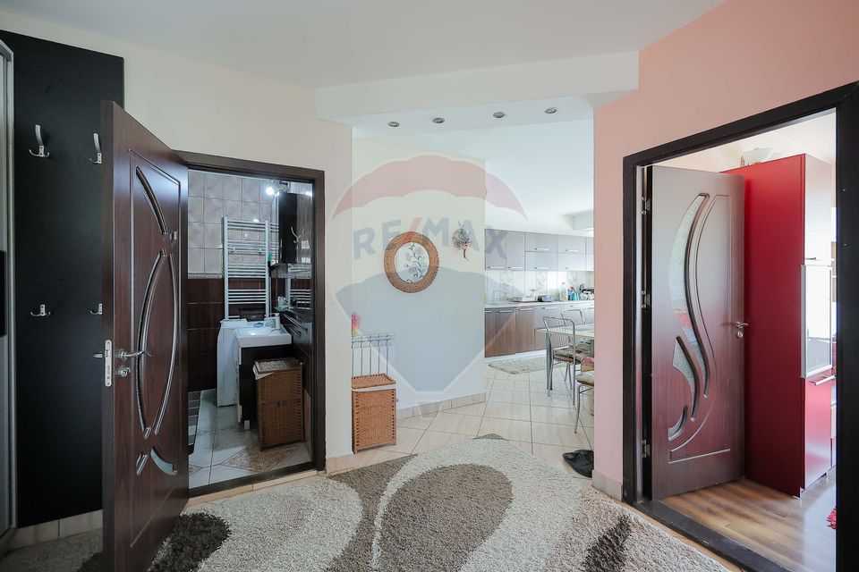 De vânzare casă cu 3 camere și teren 950 mp în Mihai Bravu