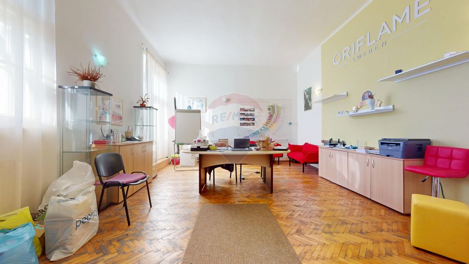 56.5sq.m Office Space for rent, Ultracentral area