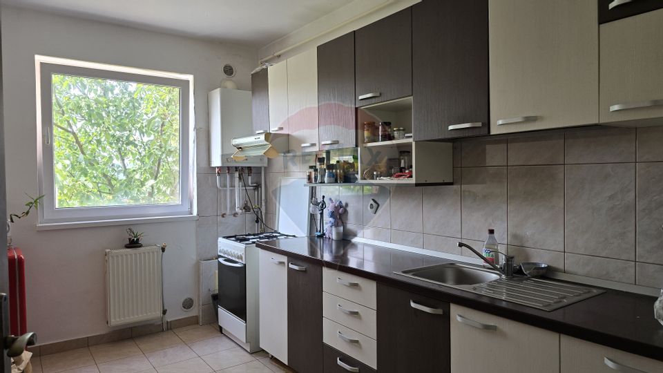 Apartament cu 2 camere et. 3 cu parcare în zona Andrei Muresanu