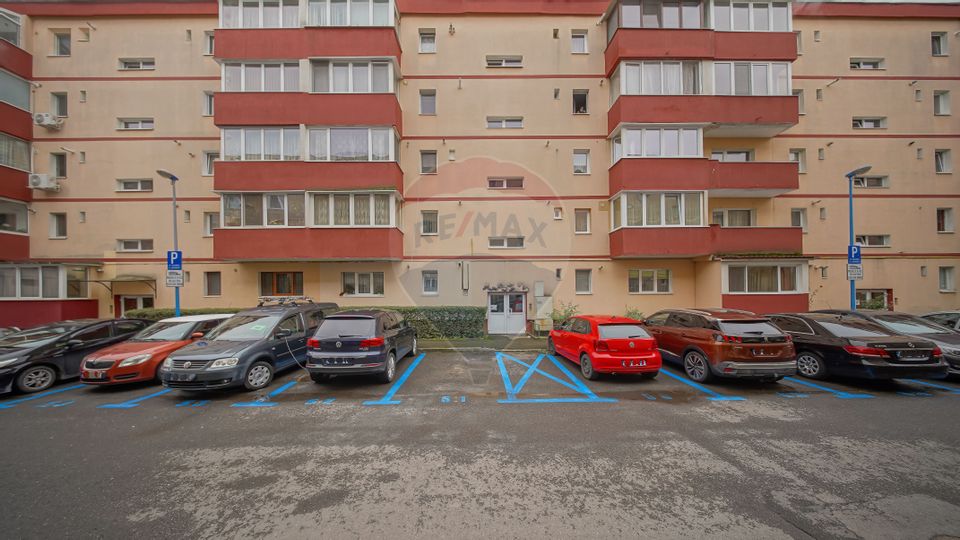 COMISION 0% | Apartament cu 3 camere | Decomandat | Tractorul Cerna |