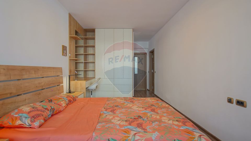4 room Apartment for sale, Tractorul area
