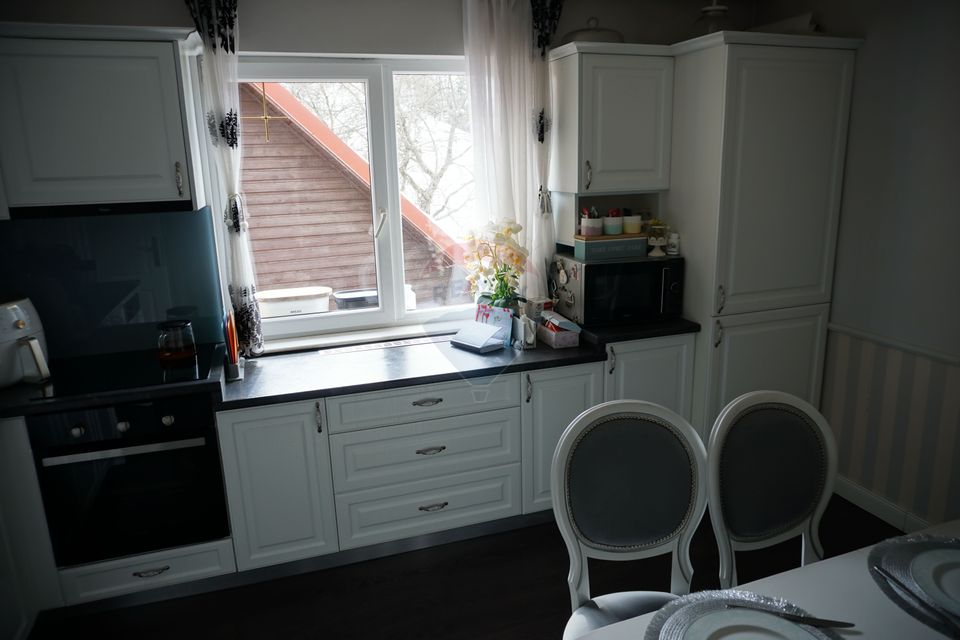 5 room House / Villa for sale