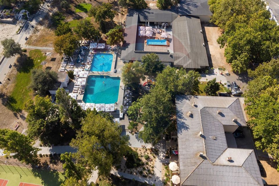 302 room Hotel / Pension for sale, Central area