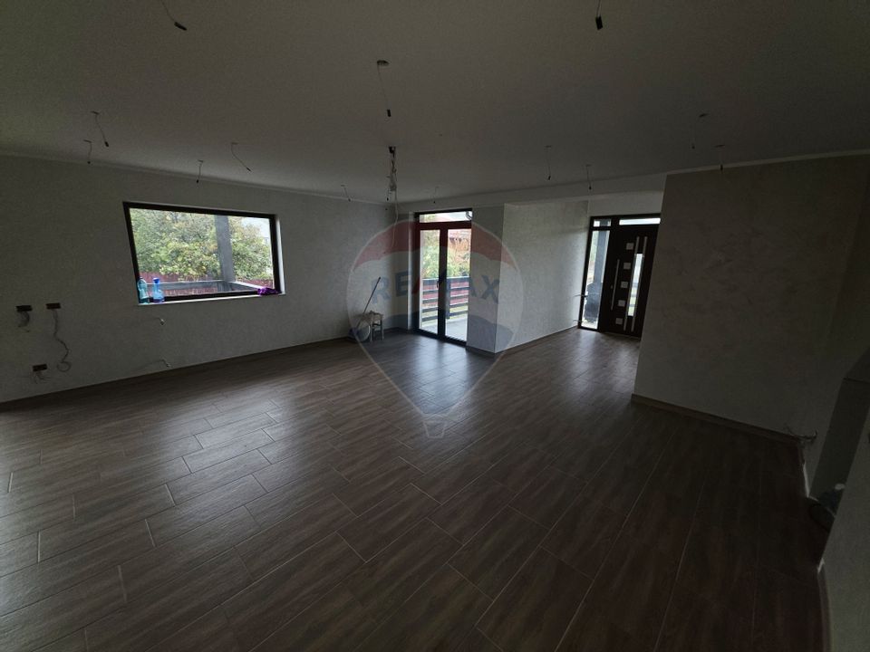 Casa  si  teren zona Balaurul