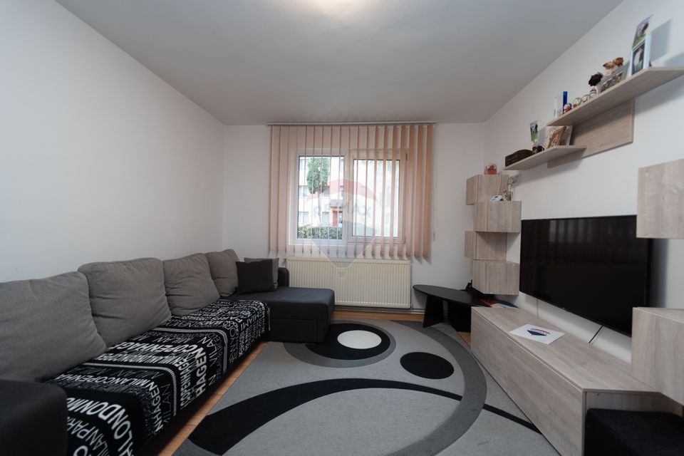 Apartament cu 2 camere, renovat, zona linistita, Florilor!