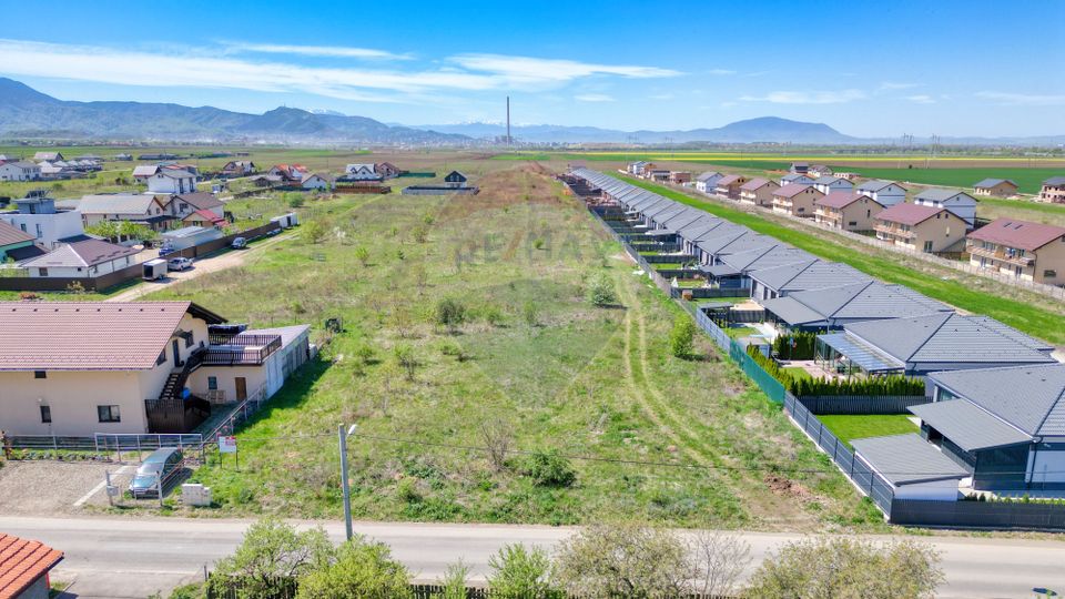 6 loturi Tarlungeni - cartier Izvor, la strada asfaltata, utilitati