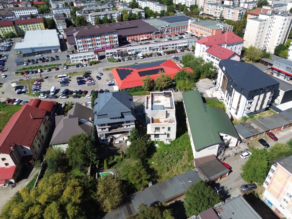 Spațiu / birouri în suprafață de 1200 / 1300 mp teren Central BM