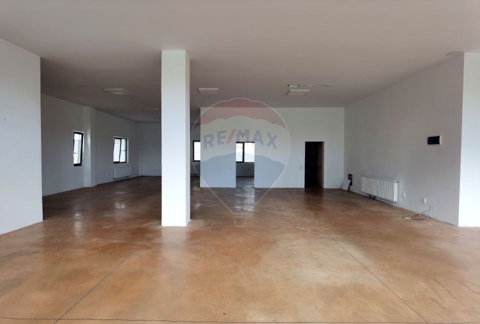 200sq.m Commercial Space for rent
