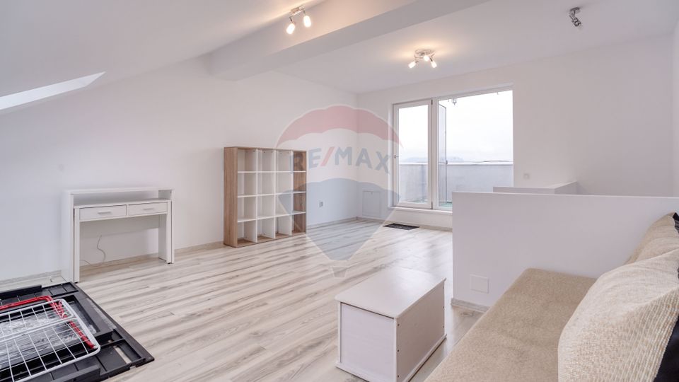 Casă spațioasă cu priveliște extraordinară, într-o Zonă Liniștită
