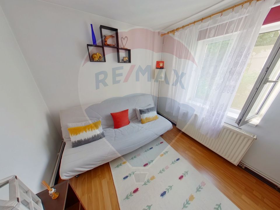 Apartament cu 3 camere de vânzare în zona Sud-Vest