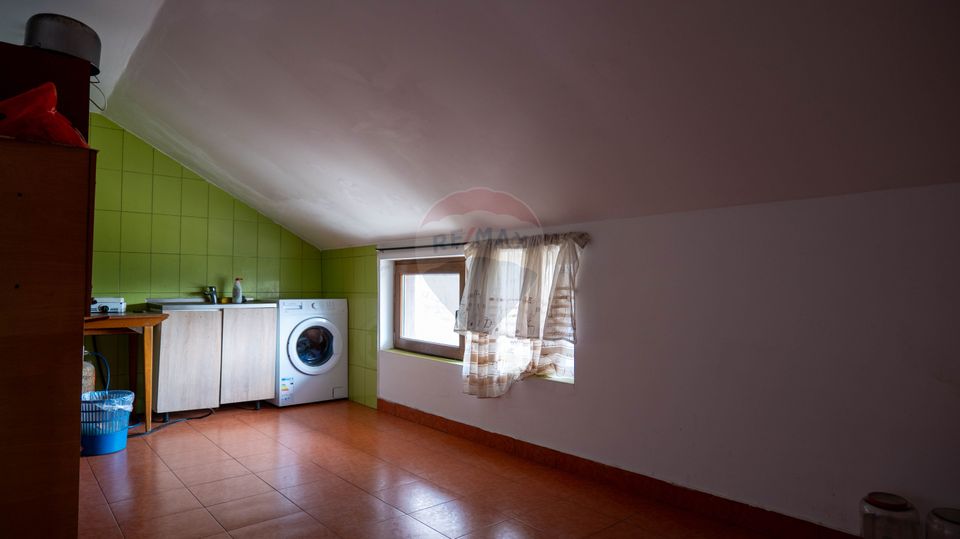 Vânzare imobil cu funcțiune mixtă Ungureni/ Dambovita