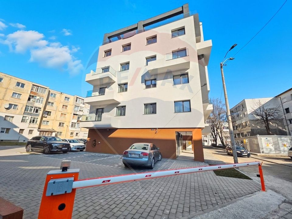 3 room Apartment for sale, Mioritei area